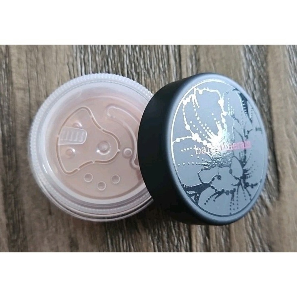 bareMinerals I.D Bare Escentuals TINTED HYDRATING MINERAL VEIL  0.05 oz/ 1.5 g - Picture 4 of 4